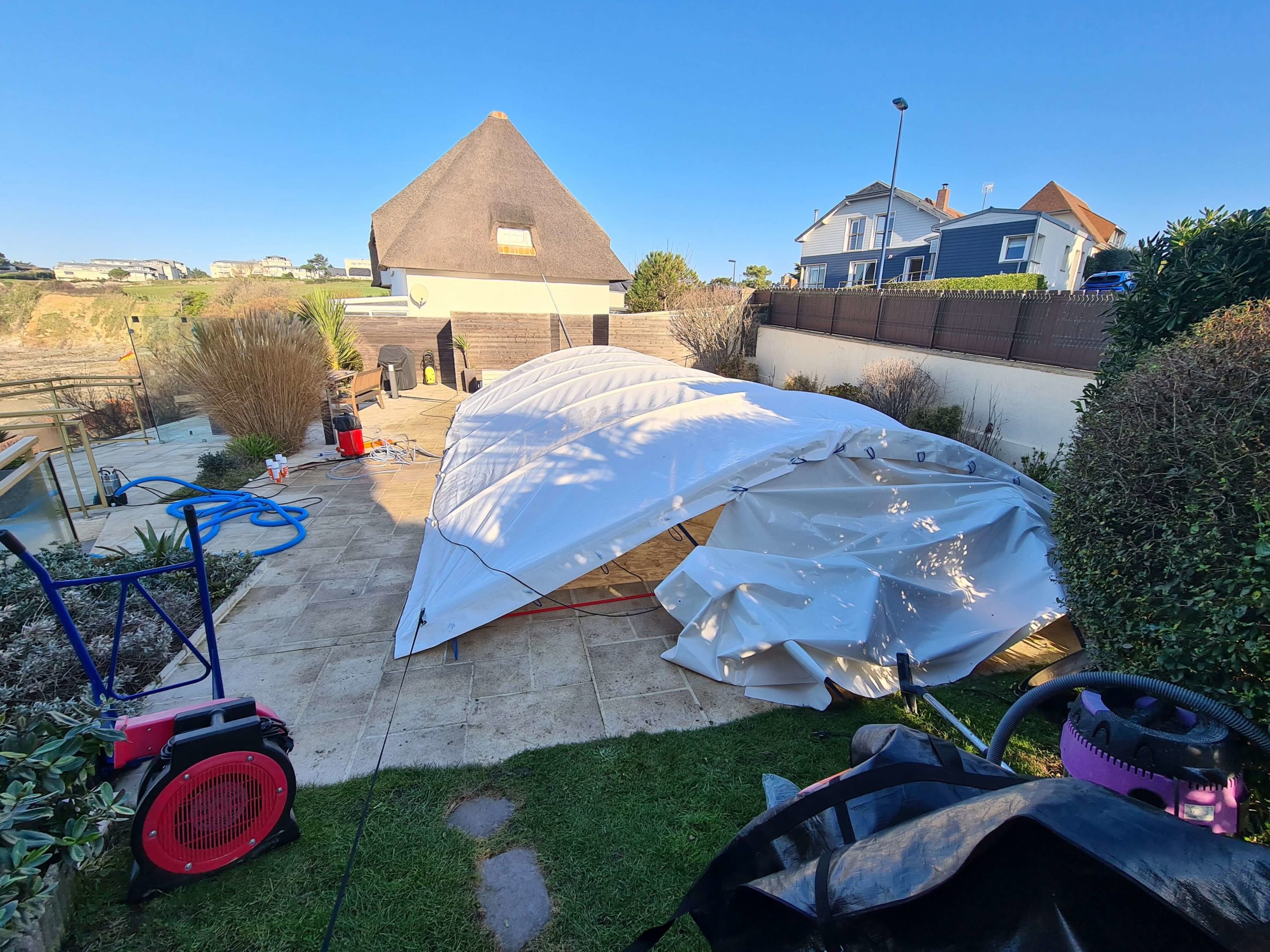 Construction de piscine abri